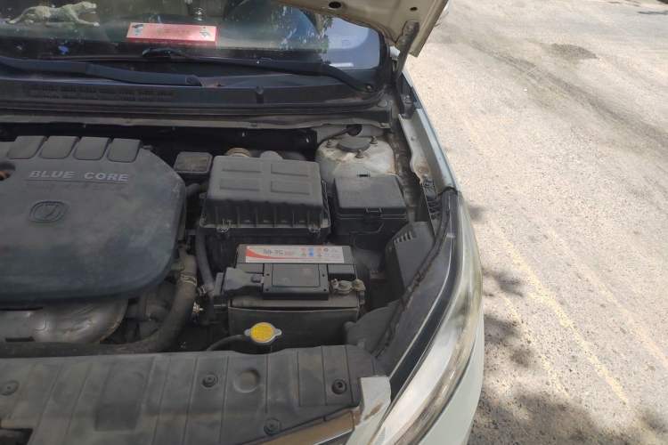 Used CHANGAN Eado 2014 1.6L Manual Luxury Model Engine Bay Left