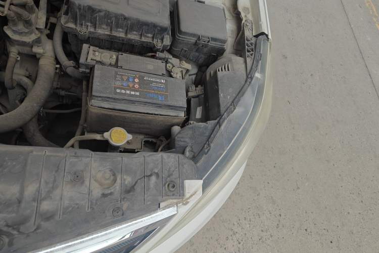 Used CHANGAN Eado 2014 1.6L Manual Luxury Model Engine Bay Left