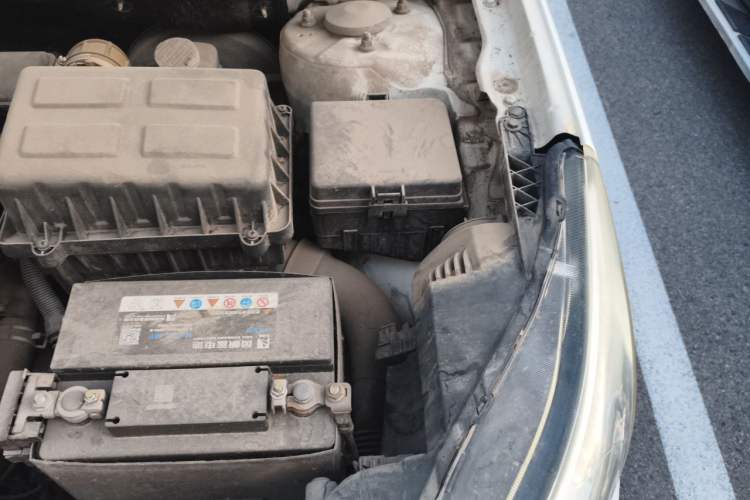 Used CHANGAN Eado 2014 1.6L Manual Luxury Model Engine Bay Left