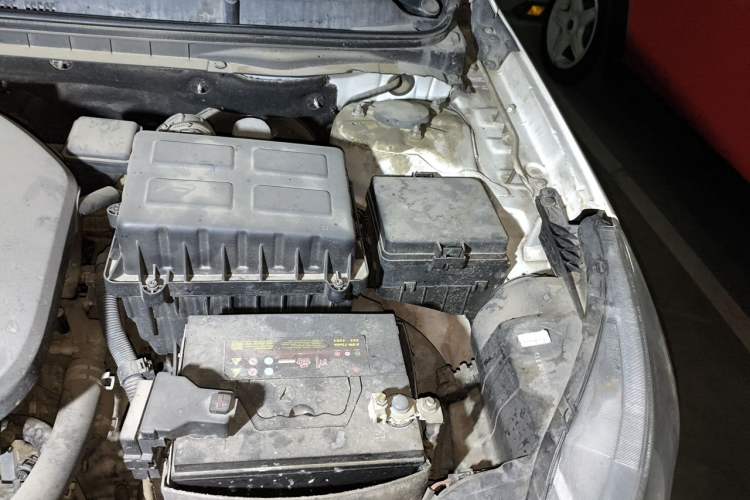 Used CHANGAN Eado 2014 1.6L Automatic Luxury Model Engine Bay Left