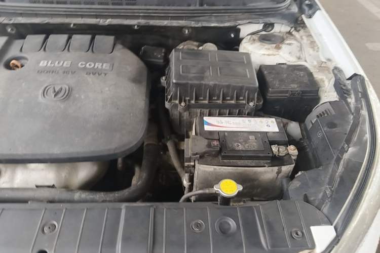 Used CHANGAN Eado 2014 1.6L Manual Luxury Model Engine Bay Left