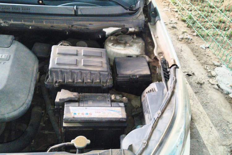 Used CHANGAN Eado 2014 1.6L Manual Luxury Model Engine Bay Left