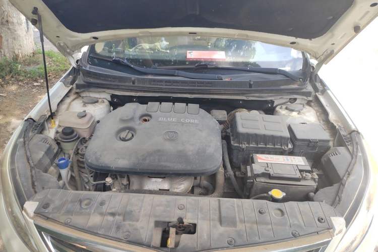 Used CHANGAN Eado 2014 1.6L Manual Luxury Model Engine Bay