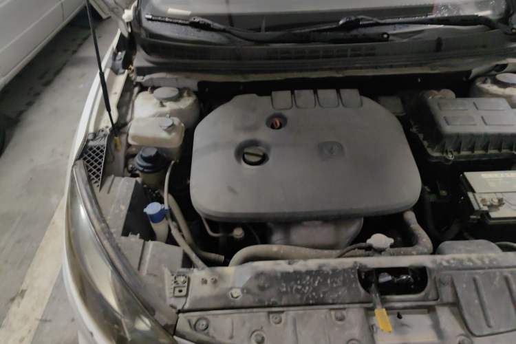 Used CHANGAN Eado 2014 1.6L Manual Luxury Model Engine Bay Right