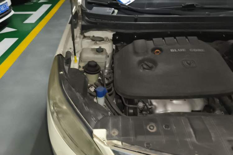 Used CHANGAN Eado 2014 1.6L Manual Luxury Model Engine Bay Right