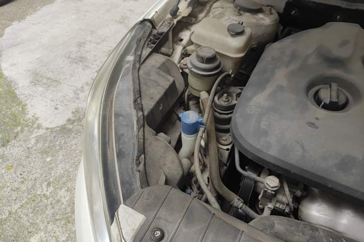 Used CHANGAN Eado 2014 1.6L Manual Luxury Model Engine Bay Right