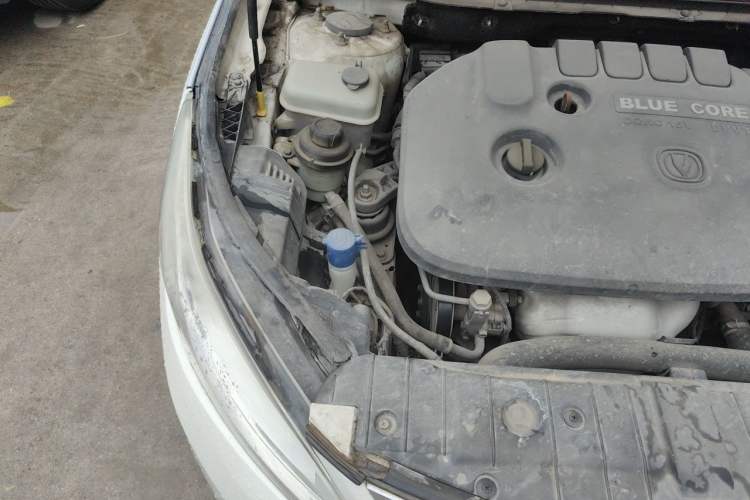 Used CHANGAN Eado 2014 1.6L Manual Luxury Model Engine Bay Right