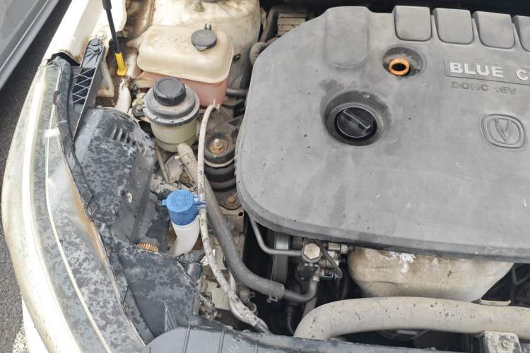 Used CHANGAN Eado 2014 1.6L Manual Luxury Model Engine Bay Right