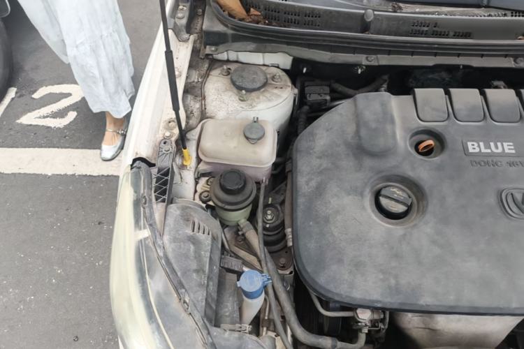 Used CHANGAN Eado 2014 1.6L Manual Luxury Model Engine Bay Right