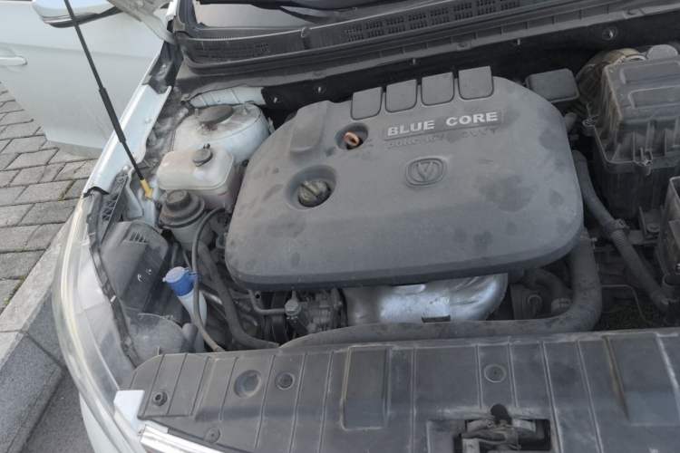 Used CHANGAN Eado 2014 1.6L Manual Luxury Model Engine Bay Right