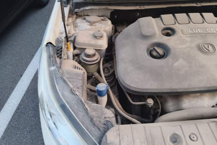 Used CHANGAN Eado 2014 1.6L Manual Luxury Model Engine Bay Right