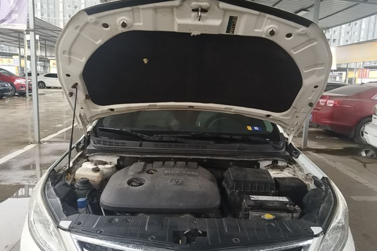 Used CHANGAN Eado 2014 1.6L Manual Luxury Model Engine Bay