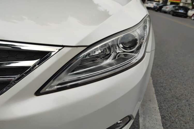 Used CHANGAN Eado 2014 1.6L Manual Luxury Model Exterior 2