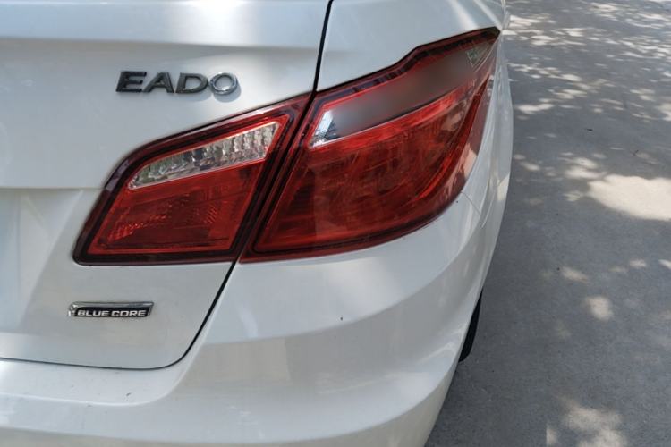 Used CHANGAN Eado 2014 1.6L Manual Luxury Model Exterior 3
