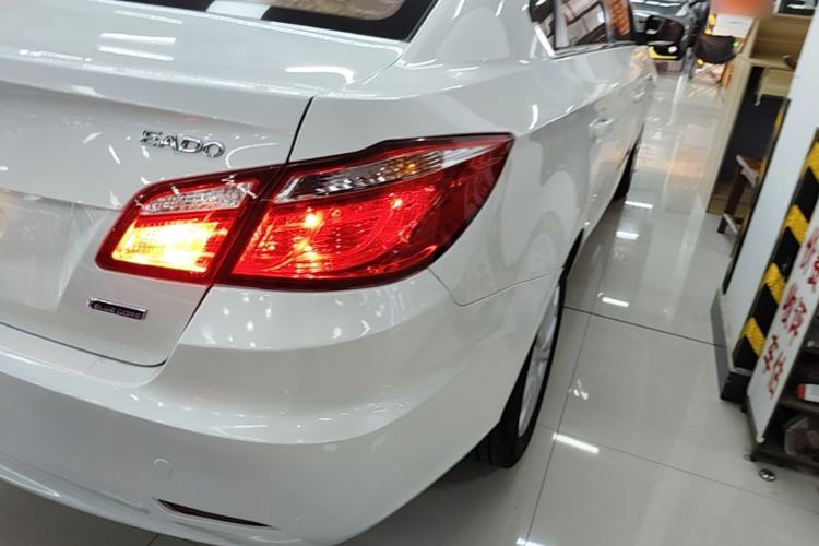 Used CHANGAN Eado 2014 1.6L Manual Luxury Model Exterior 3