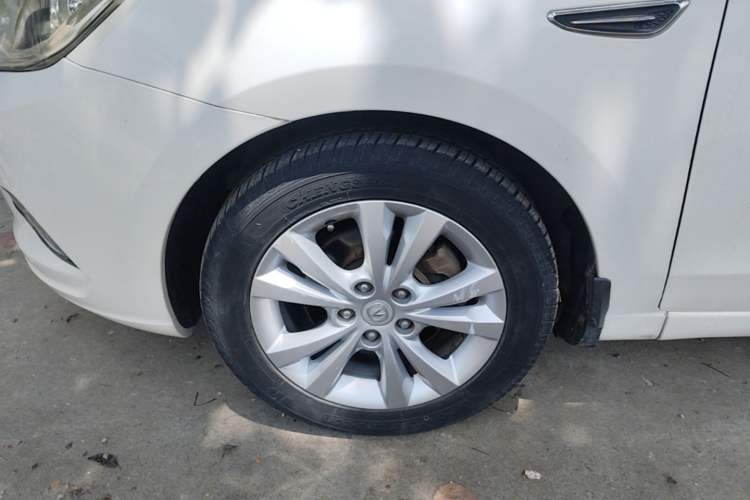 Used CHANGAN Eado 2014 1.6L Manual Luxury Model Exterior 4