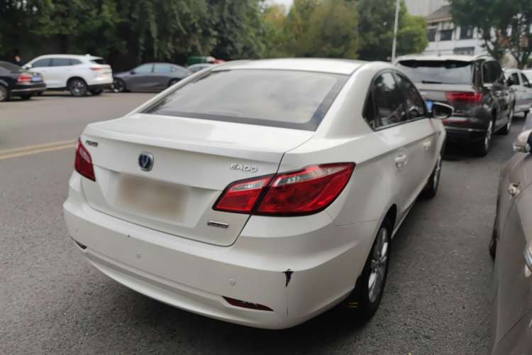 Used CHANGAN Eado 2014 1.6L Manual Luxury Model Exterior 4
