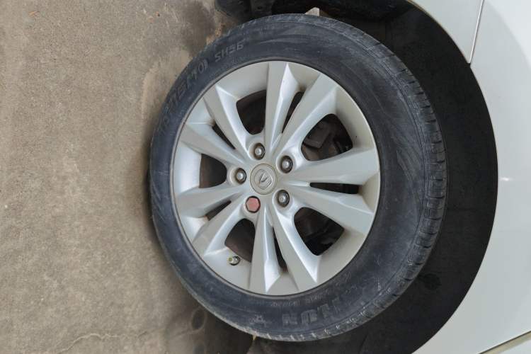 Used CHANGAN Eado 2014 1.6L Automatic Luxury Model Exterior 5
