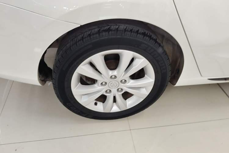 Used CHANGAN Eado 2014 1.6L Manual Luxury Model Exterior 5