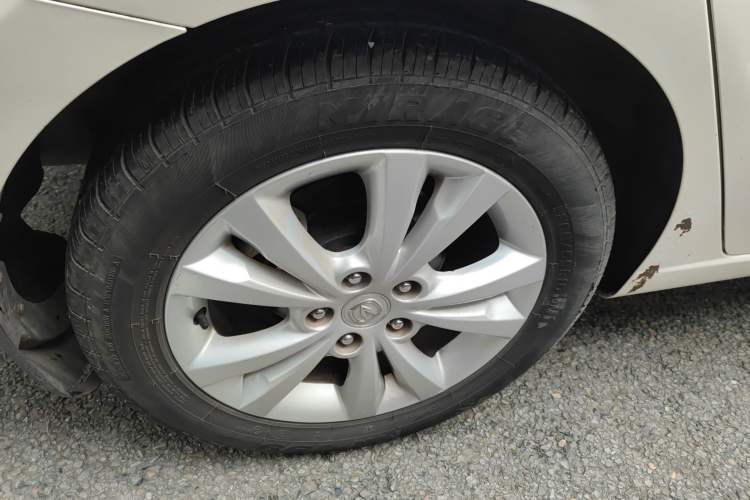 Used CHANGAN Eado 2014 1.6L Manual Luxury Model Exterior 5