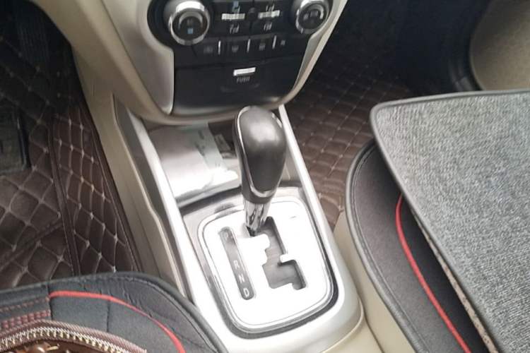 Used CHANGAN Eado 2014 1.6L Automatic Luxury Model Gear Lever