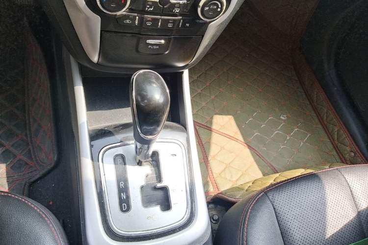 Used CHANGAN Eado 2014 1.5T Automatic Sport Luxury Model Gear Lever