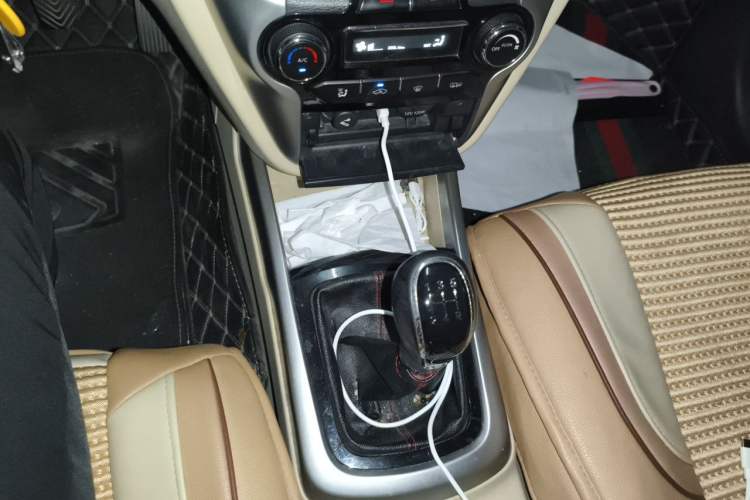 Used CHANGAN Eado 2014 1.6L Manual Luxury Model Gear Lever