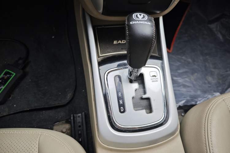 Used CHANGAN Eado 2014 1.6L Automatic Luxury Model Gear Lever