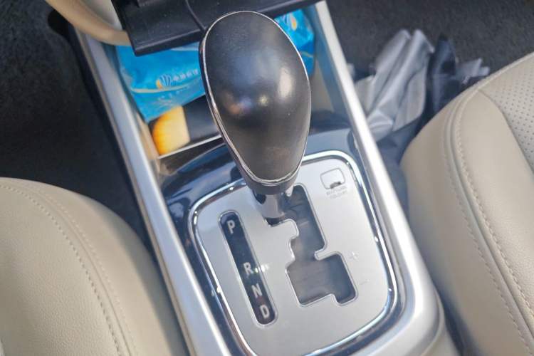 Used CHANGAN Eado 2014 1.6L Automatic Luxury Model Gear Lever