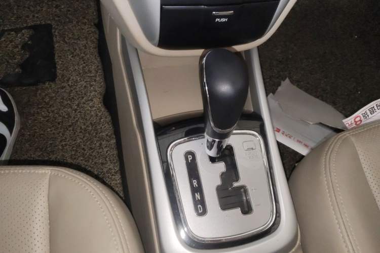 Used CHANGAN Eado 2014 1.6L Automatic Luxury Model Gear Lever