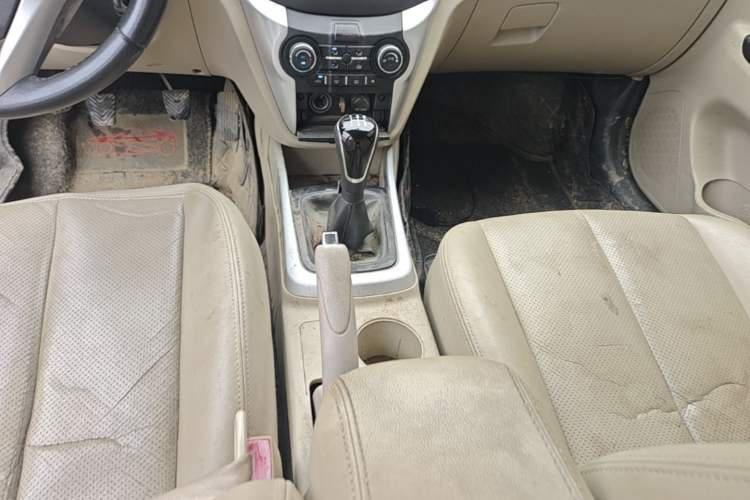 Used CHANGAN Eado 2014 1.6L Manual Luxury Model Gear Lever
