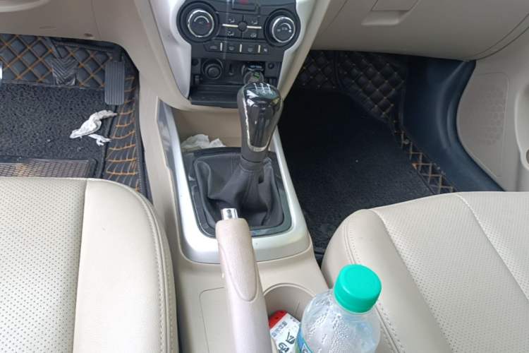 Used CHANGAN Eado 2014 1.6L Manual Luxury Model Gear Lever