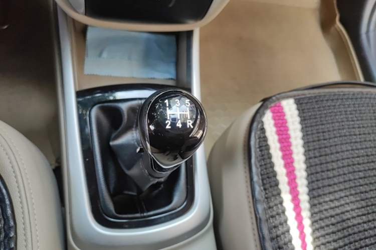 Used CHANGAN Eado 2014 1.6L Manual Luxury Model Gear Lever