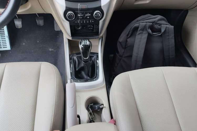 Used CHANGAN Eado 2014 1.6L Manual Luxury Model Gear Lever