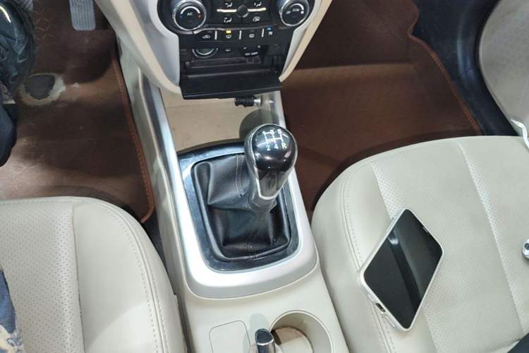 Used CHANGAN Eado 2014 1.6L Manual Luxury Model Gear Lever