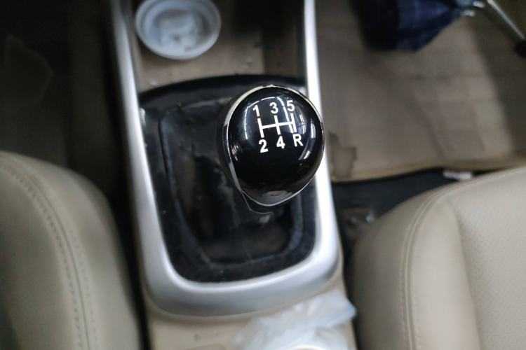 Used CHANGAN Eado 2014 1.6L Manual Luxury Model Gear Lever