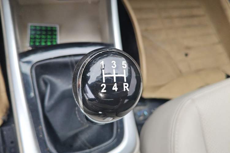 Used CHANGAN Eado 2014 1.6L Manual Luxury Model Gear Lever