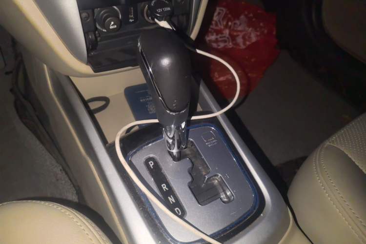Used CHANGAN Eado 2014 1.6L Automatic Luxury Model Gear Lever