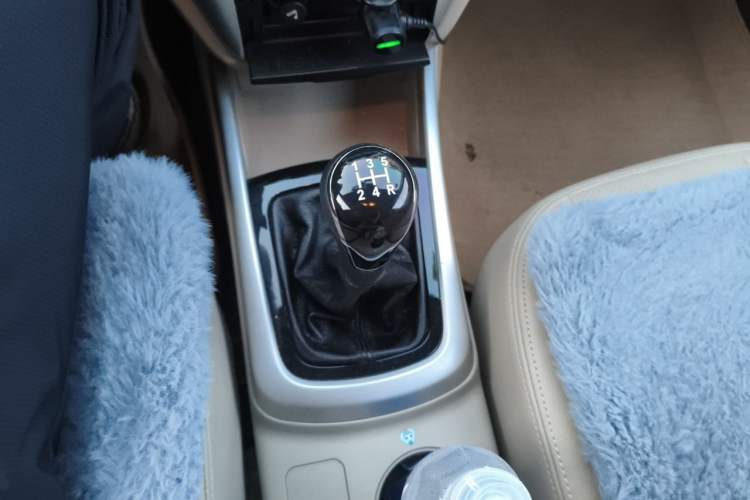 Used CHANGAN Eado 2014 1.6L Manual Luxury Model Gear Lever
