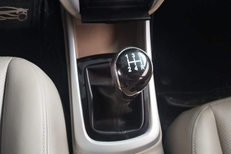 Used CHANGAN Eado 2014 1.6L Manual Luxury Model Gear Lever