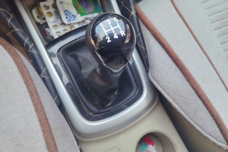 Used CHANGAN Eado 2014 1.6L Manual Luxury Model Gear Lever
