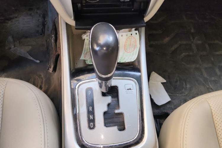 Used CHANGAN Eado 2014 1.6L Automatic Luxury Model Gear Lever