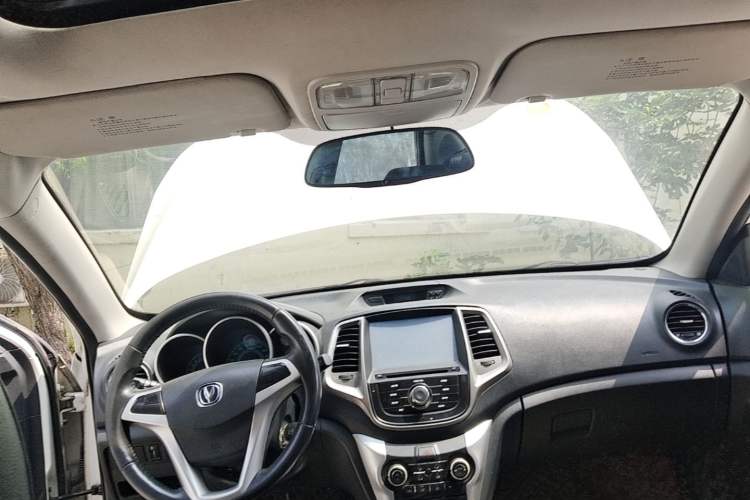 Used CHANGAN Eado 2014 1.5T Automatic Sport Luxury Model Headliner