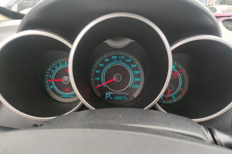 Used CHANGAN Eado 2014 1.6L Automatic Prestige Model Instrument Cluster