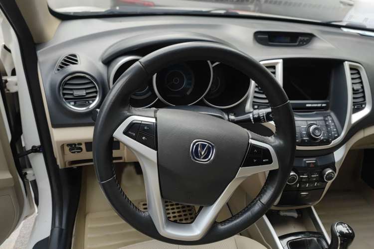 Used CHANGAN Eado 2014 1.6L Manual Luxury Model Interior 1