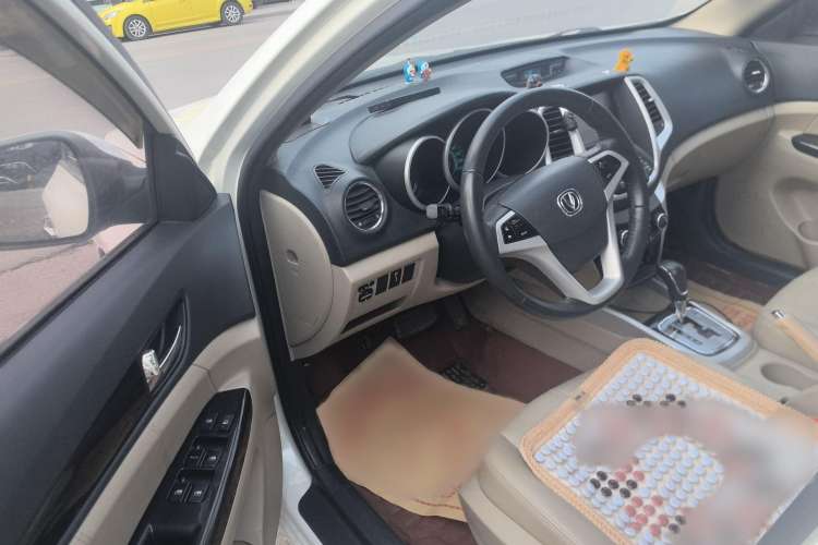 Used CHANGAN Eado 2014 1.6L Automatic Prestige Model Interior 2