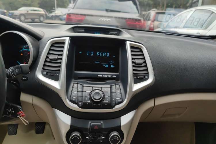 Used CHANGAN Eado 2014 1.6L Manual Luxury Model Interior 4