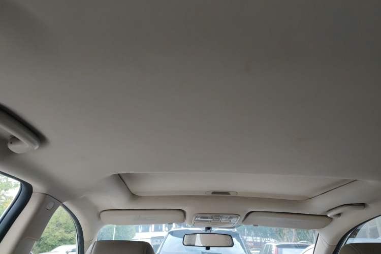 Used CHANGAN Eado 2014 1.6L Manual Luxury Model Interior 6