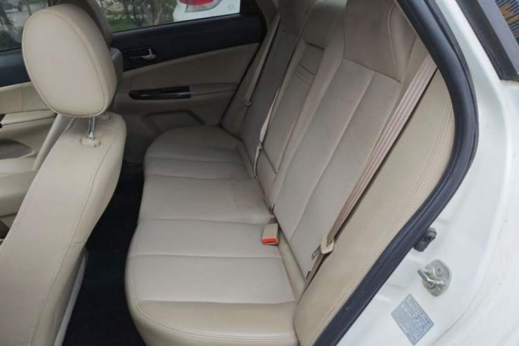 Used CHANGAN Eado 2014 1.6L Automatic Luxury Model Interior 7