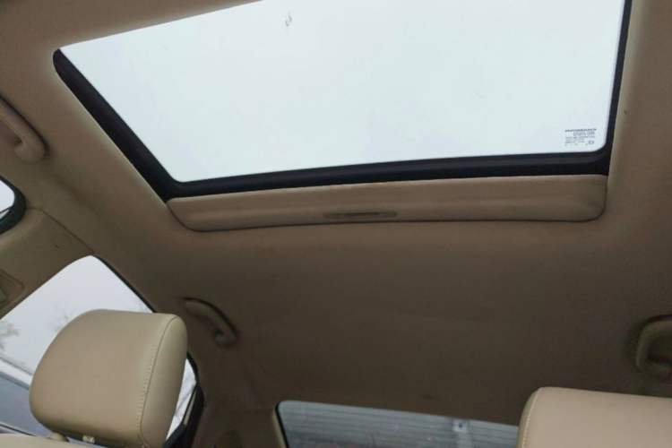 Used CHANGAN Eado 2014 1.6L Automatic Luxury Model Interior 8